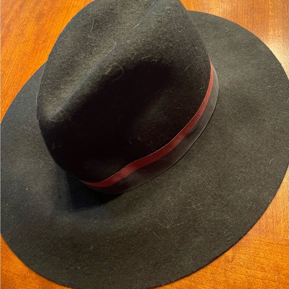 TOPSHOP woman’s black fedora hat. 100% wool. Made in the UK. Great condition - Picture 2 of 5